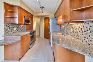 05_6566FranceAveS_Unit312_5_Kitchen_LowRes